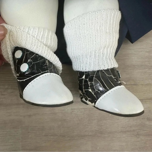 Ancor Open Mouth Choir Dolls
Porcelain Plays Music
Christmas Vintage Rare - Picture 8 of 9